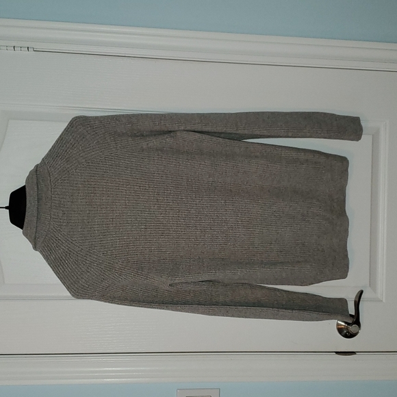 Medium J.Crew Grey Zip-up - Picture 2 of 5